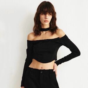 NWT Sijia Sudio Long Sleeve Crop Top in Black Size Small